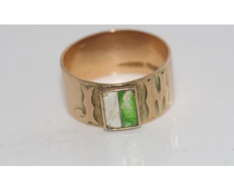 15ct yellow gold and enamel ring weight: approx 5.5 grams, size: Q-R/8