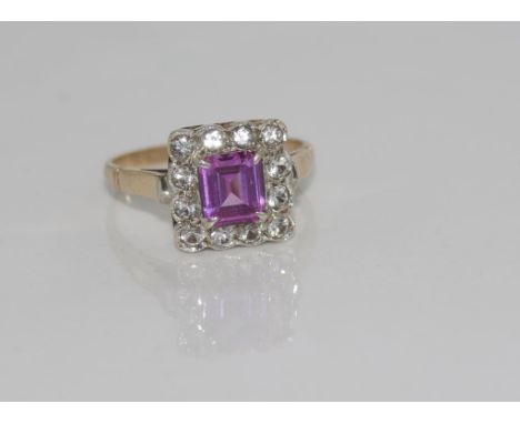14ct yellow gold, pink topaz ring with colourless stones, weight: approx 3 grams, size: K-L/5