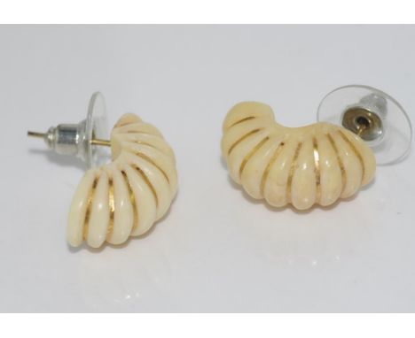 Vintage ivory and 9ct gold wire earrings