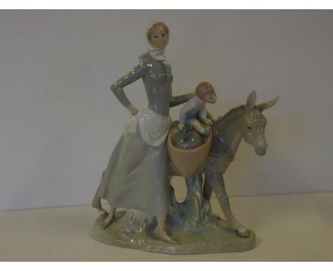 Large Lladro "Woman with Girl and Donkey" figurine no. 4666, 35 cm high, 27 cm wide