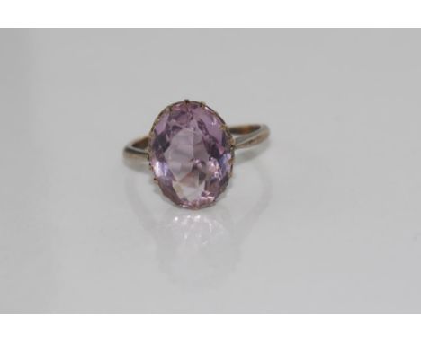 9ct gold and amethyst ring weight: approx 2.35 grams, size: K/5