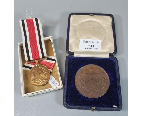 Worshipful Company of Carpenters bronze medallion in fitted case, dated 1911 and For Faithful Service in the Special Constabu