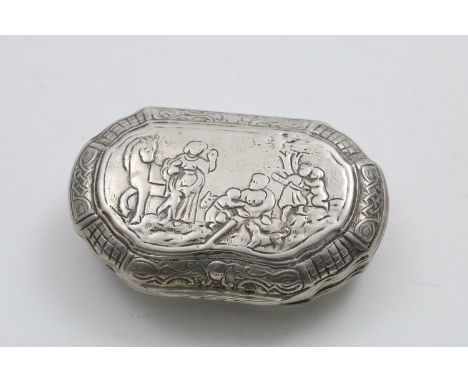 AN EARLY 18TH CENTURY SNUFF BOX cartouche-shaped with chased decoration and a scene with figures on both the cover and the ba