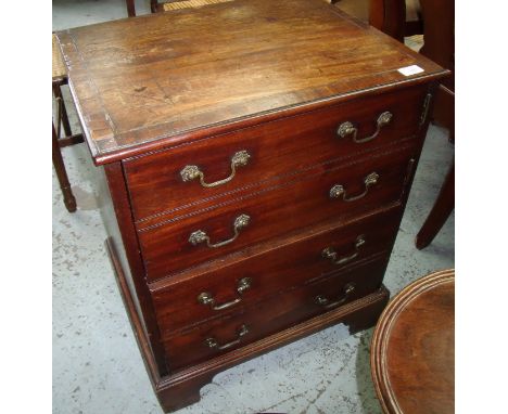 19th C mahogany commode with two faux drawers revealing cupboard above pull out base with original ceramic liner (53cm x 42cm