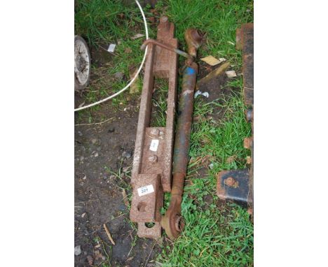 A tractor drawbar and cat 2 Ford top link.