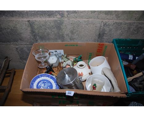 A box of miscellanea, plates, ornaments, etc.