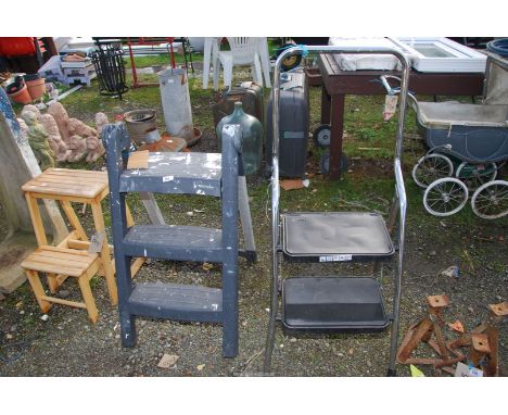 Three step stools - 1 x wooden and 2 x plastic.