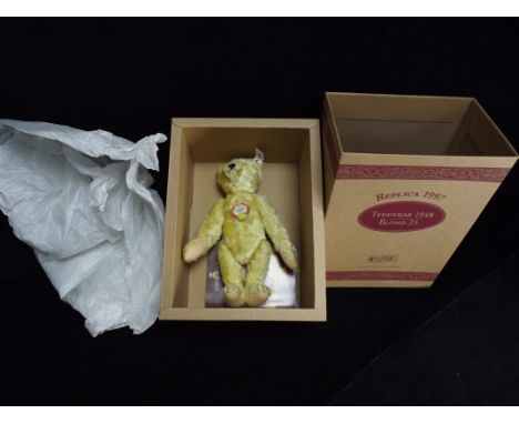 Germany Margarete Steiff Giengen/Brenz - 'Teddy Bear 1948 Blonde 25'. 1997 Replica Limited Edition. Knopf im Ohr or Button in