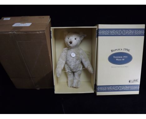 Germany Margarete Steiff Geingen-Brenz - '1921 Replica White 40 Teddybear' 1996. Knopf im Ohr or Button in Ear. Hand stitched