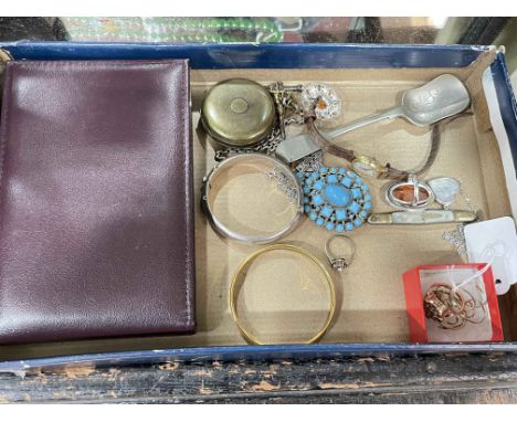 Two 9 carat gold rings, 9 carat gold chain, various jewellery, etc.