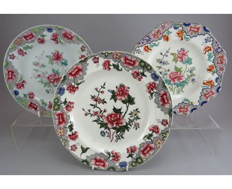 A group of early nineteenth century transfer-printed Spode Ship Border wares, c.1820. To include: a New Fayence marked plate,