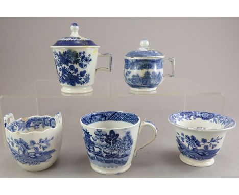 A group of early nineteenth century blue and white transfer-printed Spode custard cups, c.1800-20. To include: a Fitzhugh cov