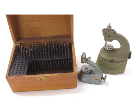 Favorite staking tool (boxed); together with a further staking tool (2)