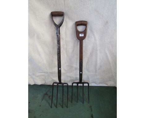A Parkes and a Bulldog garden fork 