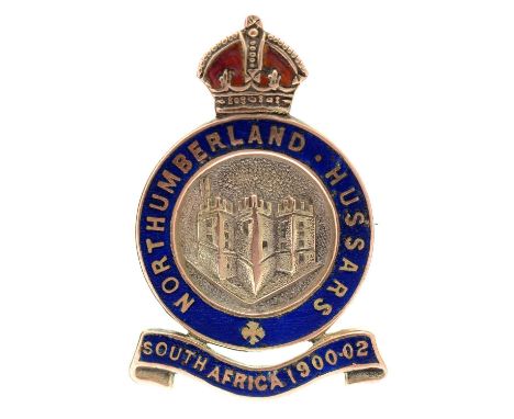 Northumberland&nbsp;Hussars. A gold and enamel soldier's sweetheart's brooch, early 20th c,&nbsp; 30mm, marked 9ct, 5.2g  Ena