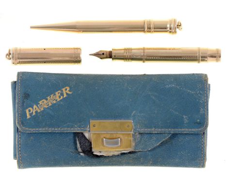 A Parker gold plated lady's pen and pencil set, c1930,&nbsp;engine turned, in the original Parker pale blue leather purse  Pe
