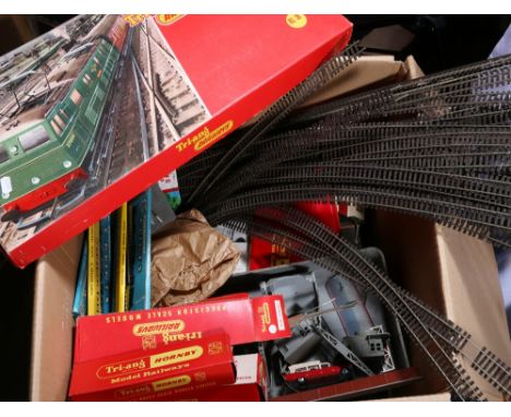 Tri-ang OO gauge model railways including RS36 partial train set, boxed, R753 electric locomotive, boxed, R357 electric locom