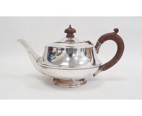 1930's silver teapot with wooden finial and handle, Birmingham 1935, maker's mark worn, 9ozt total approx 