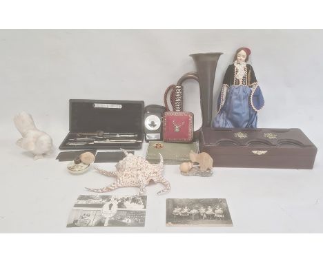 Quantity of sundry collectables to include old bugle, tin boxes, shell, alabaster model bird etc. (1 box)