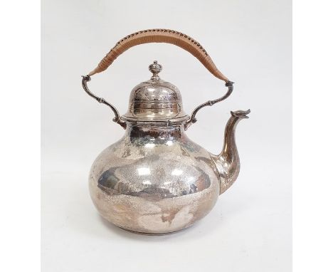 Large silver teapot/hot water kettle by Francis Higgins & Son Ltd, London 1911 of circular form with domed hinged cover and c