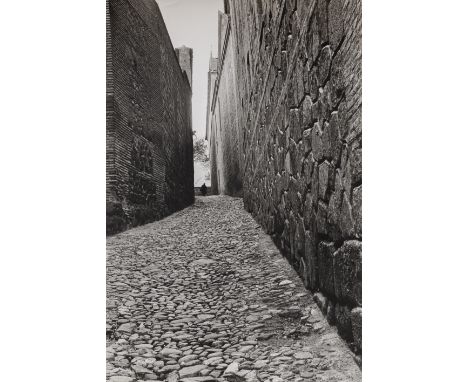 Morath, IngeGraz, 1923 - New York, 200229,5 x 20 cm, o. R."Toledo III". Silbergelatineabzug auf Fotopapier. Rückseitig betite