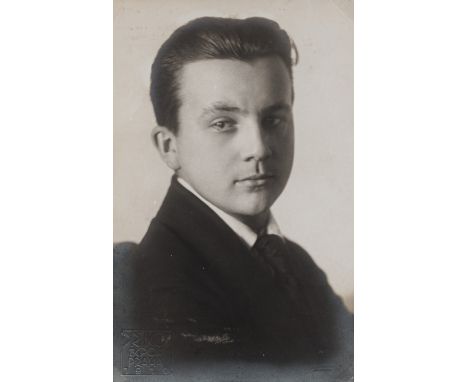 Drtikol, FrantisekPribam, 1883 - Prag, 196113,6 x 8,8 cm, o. R."Portrait Rössler", 1919. Silbergelatineabzug auf Fotopapier. 