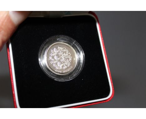 A ROYAL MINT 2002 SILVER PIEDFORT £1 COIN, with COA/Booklet, in original presentation case