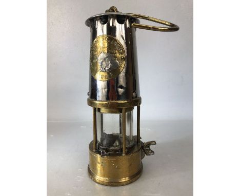 Miner's safety lamp by the Protector Lamp and Lighting Co. Ltd., Eccles, Manchester, Type 6, approx 23cm in height (excl. han