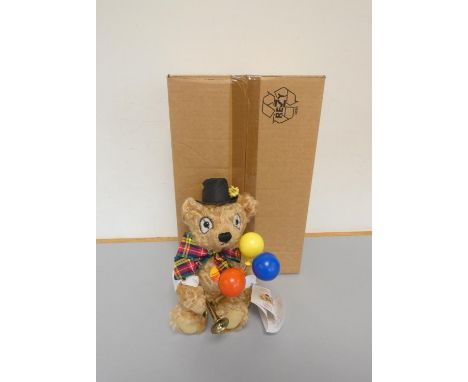 Steiff. Rumalbarer clown Teddy Bear, 2003, white tag 674266 in golden mohair. Complete with box, 10.2"/26cm. Limited edition 