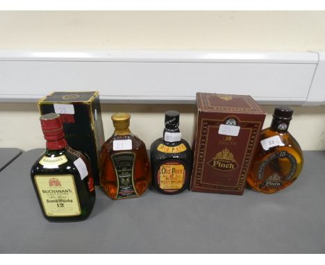 Four bottles of Blended Scotch Whisky, The Dimple Pinch 15 years old, 750ml, 43% vol, boxed, Buchanan's De Luxe 12 years old,