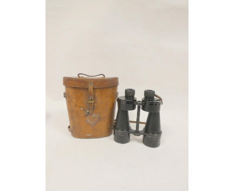 WW2 era Ross of London Binocular Prismatic No.5 MK I Binoculars. With black crackle finish to the body, independently adjusti