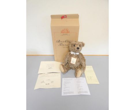 Steiff. British Collector's Teddy Bear, 2004, white tag 661372, produced exclusively for UK and Ireland, caramel mohair with 