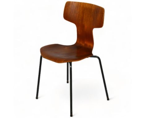 ARNE JACOBSEN, a rare first edition Fritz Hansen hammer chair in bent ply with ribbed plastic coated steel legs, the undersid