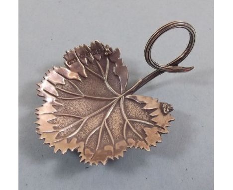 A silver leaf form caddy spoon, Birmingham 1835