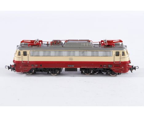 Fleischmann E-Lok ”E 10 1312”, Spur H0, creme/rot, Alterungsspuren, Z 3