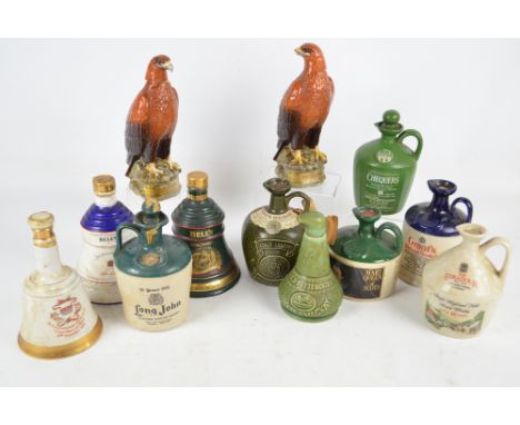 Thirteen bottles of whisky contained in a flagon and barrels, including The Edradour Scotch whisky aged 10 years, Glenfiddich