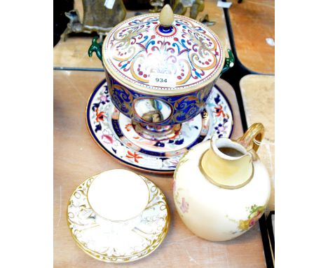 A small collection of mixed ceramics, comprising an Edwardian Royal Worcester blush ivory jug decorated with flowers, date 19