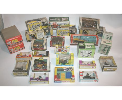 BRITAINS BOXED MODELS including 4675 Catapult (2), 4465 Gun Team, 4435 Gun Team, 9541 Rotary Tedder (2), 9529 Massey-Ferguson