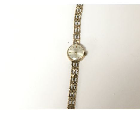 A vintage 9ct gold ladies watch. 15.36g Postage B