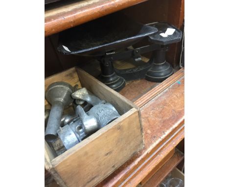 RUSSWIN HAND MIXER & KITCHEN SCALES
