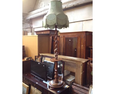 A TWIST OAK STANDARD LAMP   H80CM