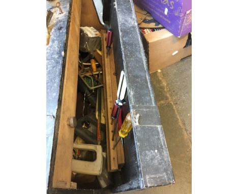 JOINERS TOOL BOX AND TOOLS