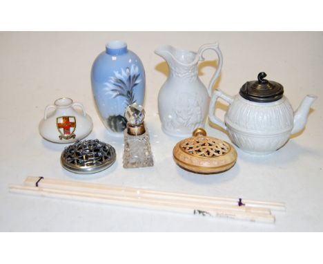 Mixed ceramics, to include; Worcester porcelain pierced flask, Victorian blanc-de-chine miniature teapot, Portmeirion bisque 
