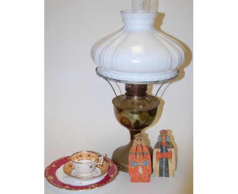 Mixed lot, to include; brass oil lamp, Rockingham type teawares, comports etc 