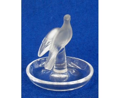 Lalique frosted glass ashtray in the form of a bird, signed, 12cm high and a frosted glass trinket box, 10cm high 