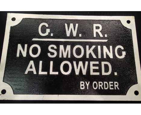 Railwayana cast iron painted replica notice; No Smoking Allowed, Great Western Railway, 30 x 19 cm. P&amp;P Group 2 (£18+VAT 