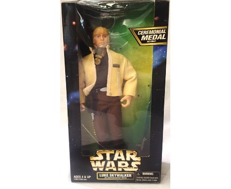 Kenner Star Wars Luke Skywalker doll in ceremonial gear with medal, L: 30 cm. P&amp;P Group 1 (£14+VAT for the first lot and 