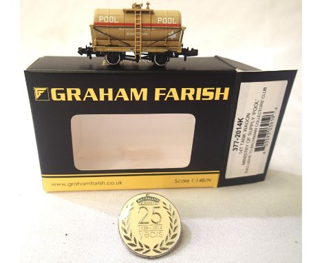 Graham Farish N Gauge 377 2014K 14T tank wagon Pool Ministry Of Supply, Collectors Club Exclusive, plus a Bachmann 25 Years p