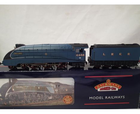 Bachmann 31-952 Mallard, 4468, Blue with valences,, in very good to excellent condition, missing front hook, box good. P&amp;