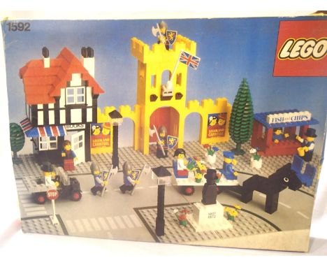 Legoland 1592, poor box. P&amp;P Group 1 (£14+VAT for the first lot and £1+VAT for subsequent lots) 